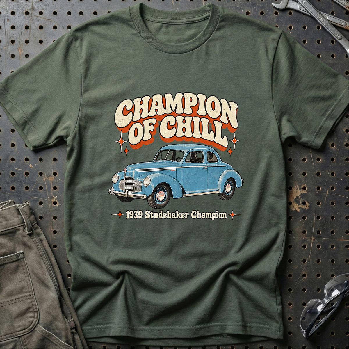 
Studebaker Champion 1939 – Champion of Chill T-Shirt – Grøn Militær