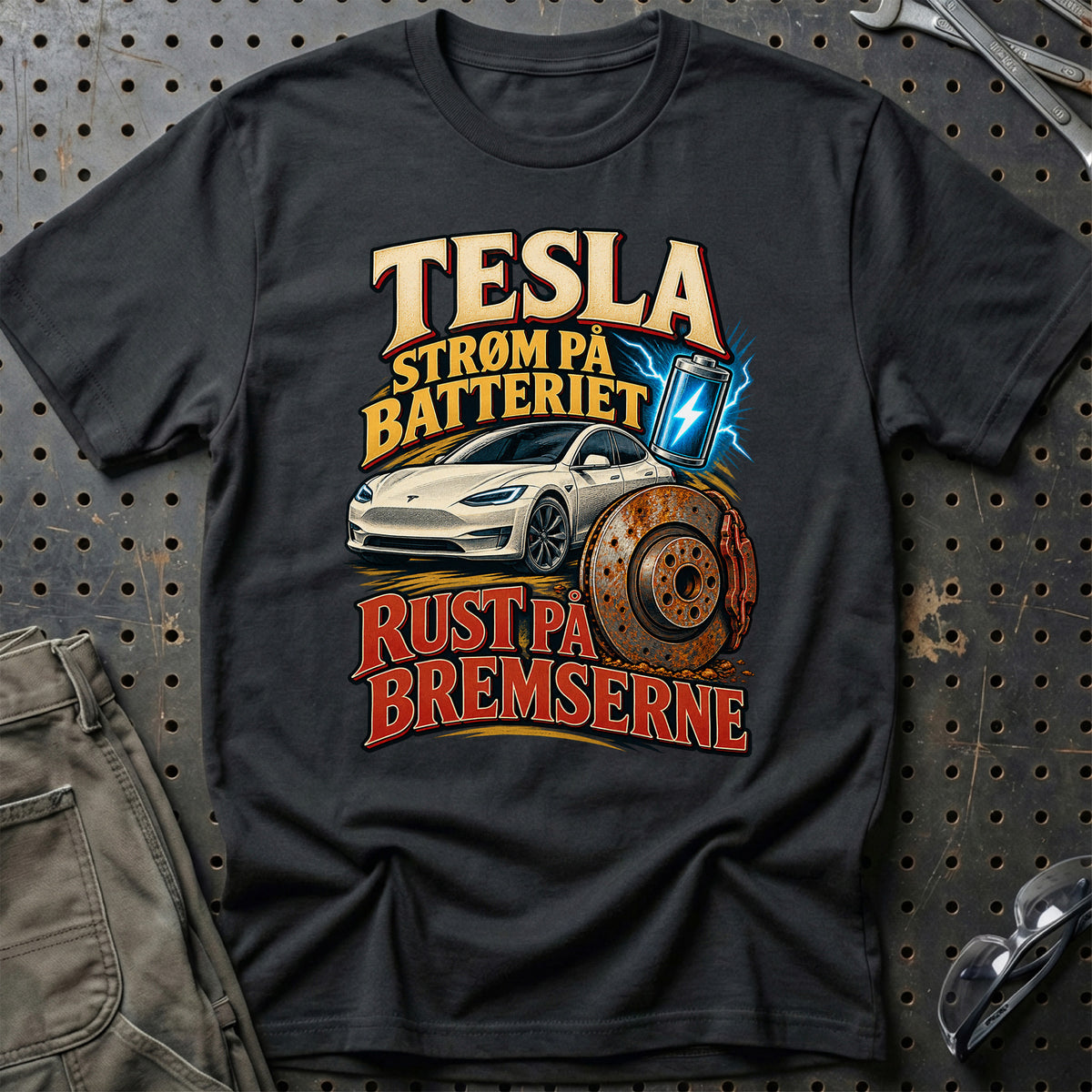 
Tesla – Strøm på batteriet, rust på bremserne – Illustration – Unisex T-Shirt – Sort