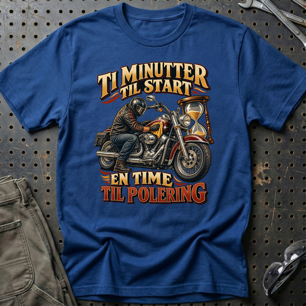 
Ti minutter til start en time til polering – Illustration – Unisex T-Shirt – Blå Royal