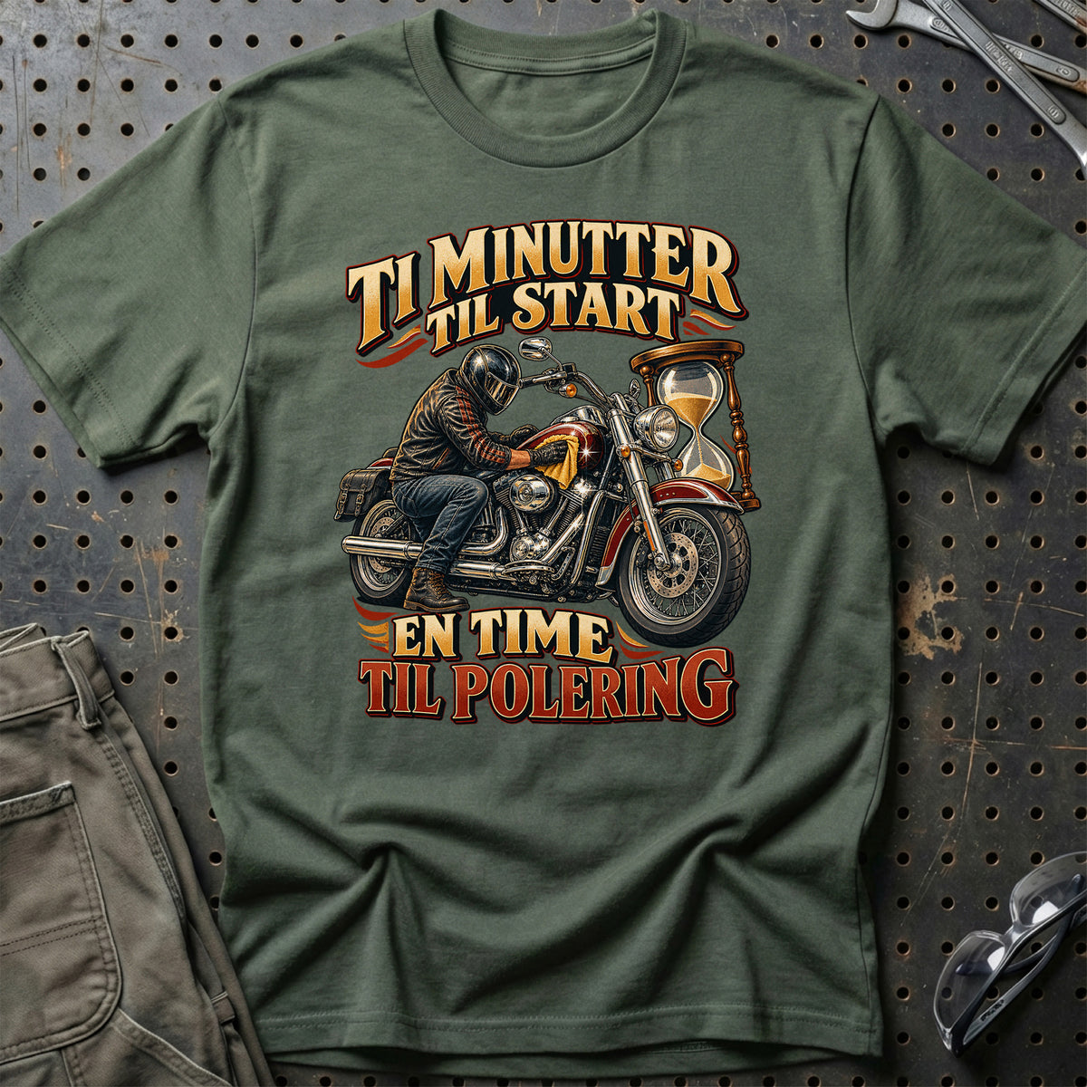 
Ti minutter til start en time til polering – Illustration – Unisex T-Shirt – Grøn Militær