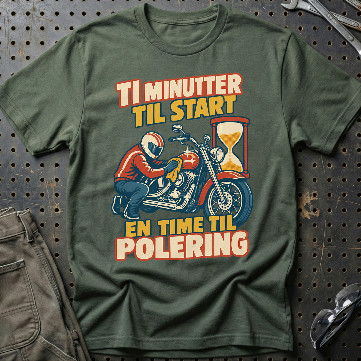 
Ti minutter til start en time til polering – Retro – Unisex T-Shirt – Grøn Militær