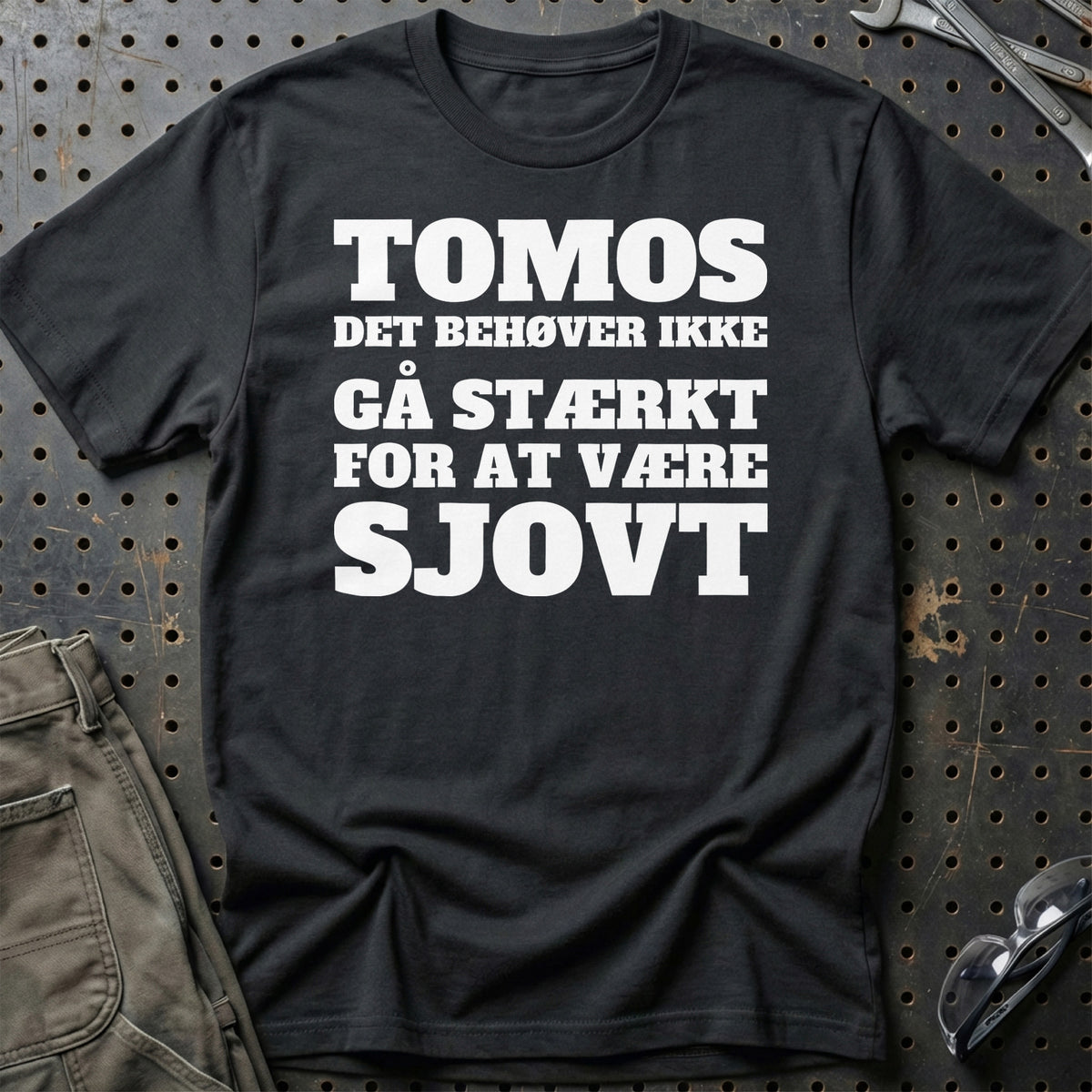 Tomos – Det Behøver Ikke Gå Stærkt For At Være Sjovt T-Shirt – Sort
