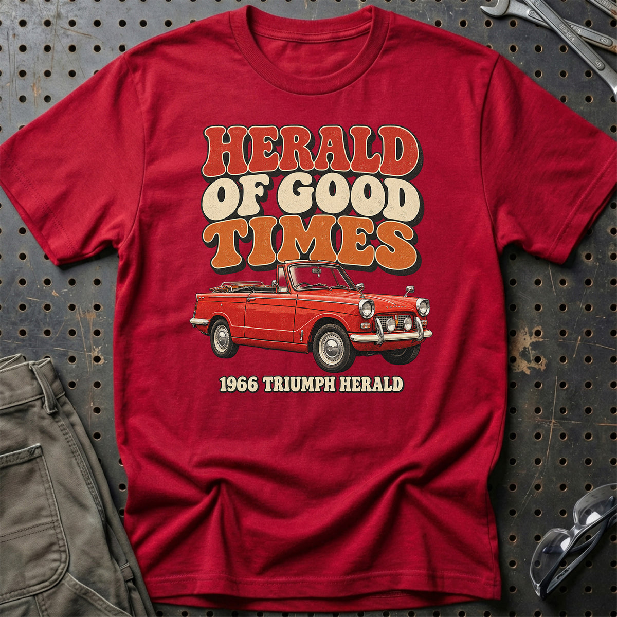 
Triumph Herald 1966 – Herald of Good Times T-Shirt – Rød