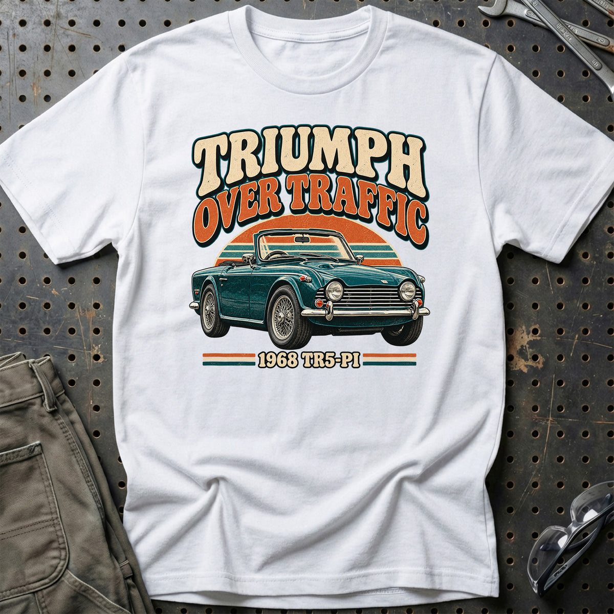 
Triumph TR5-PI 1968 – Triumph Over Traffic T-Shirt – Hvid