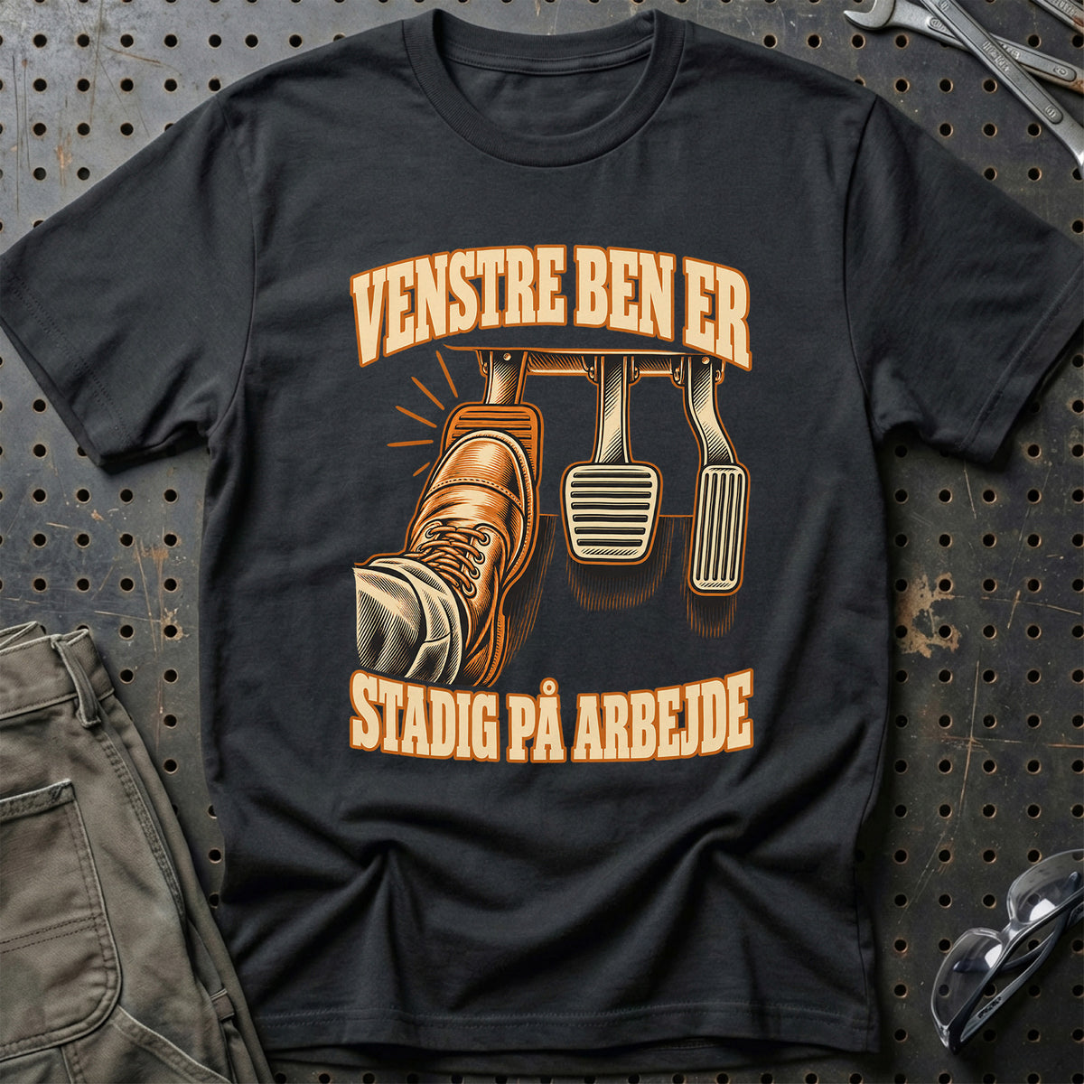 Venstre ben er stadig på arbejde T-Shirt – Sort