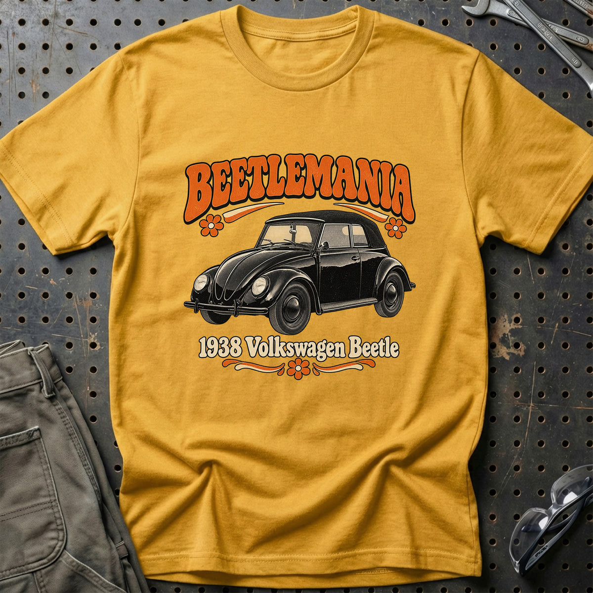 
Volkswagen Beetle 1938 – Beetlemania T-Shirt – Guld
