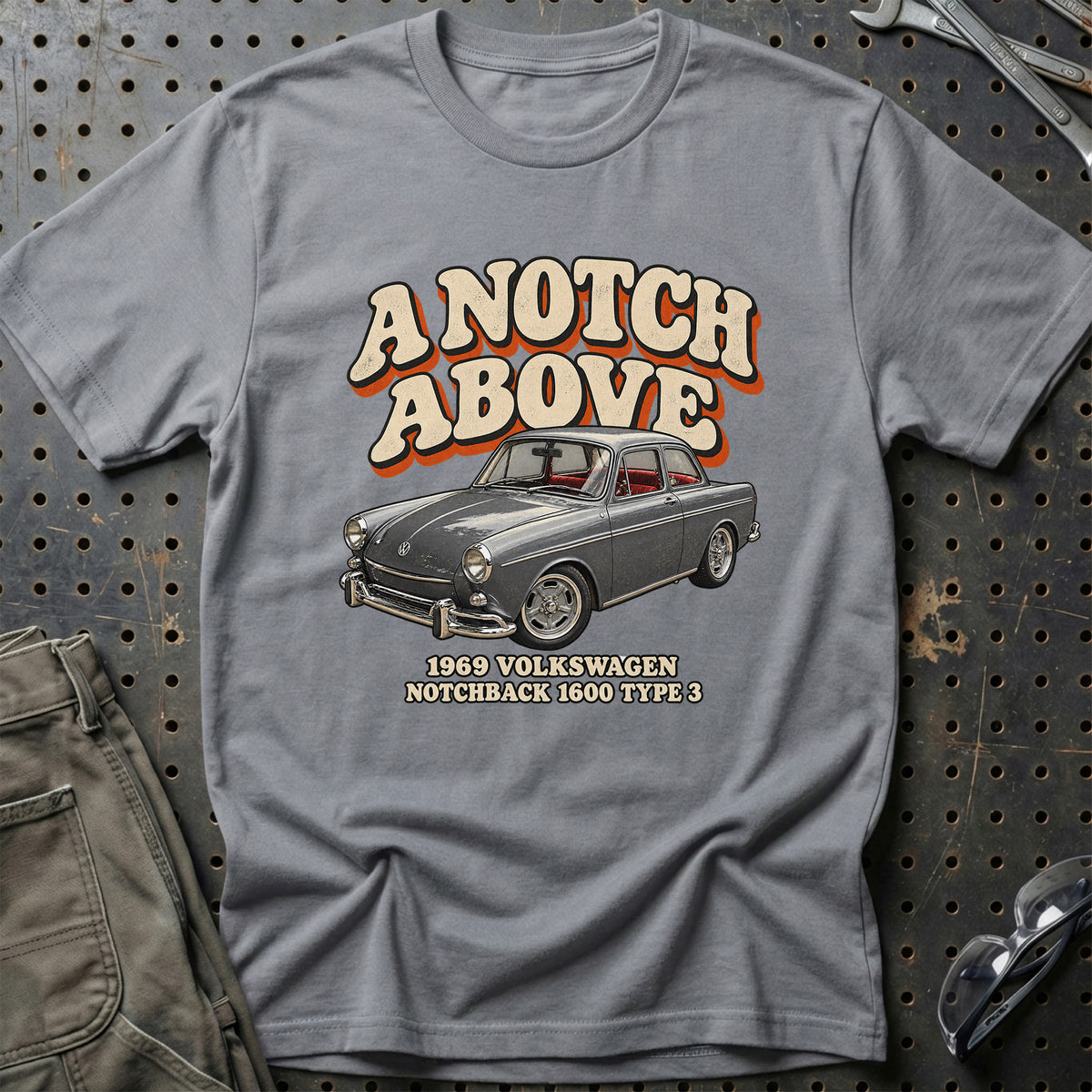 
Volkswagen Notchback 1969 – A Notch Above T-Shirt – Grå Sport