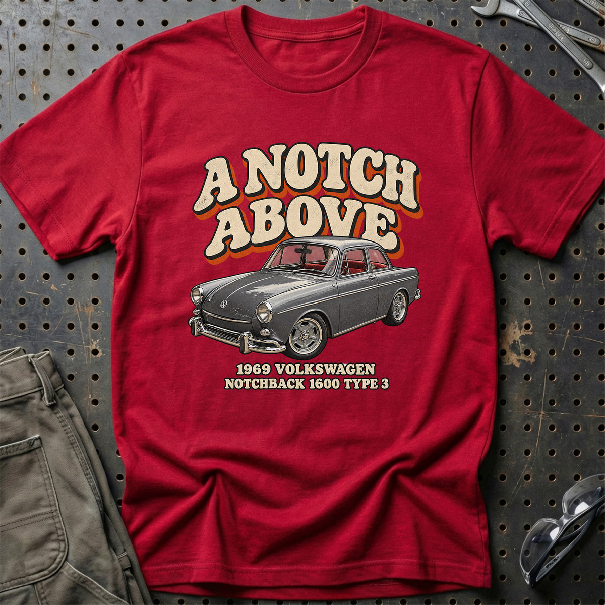 
Volkswagen Notchback 1969 – A Notch Above T-Shirt – Rød