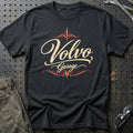 
Volvo Garage – Pinstripe – Unisex T-Shirt med tryk foran, farve: Sort