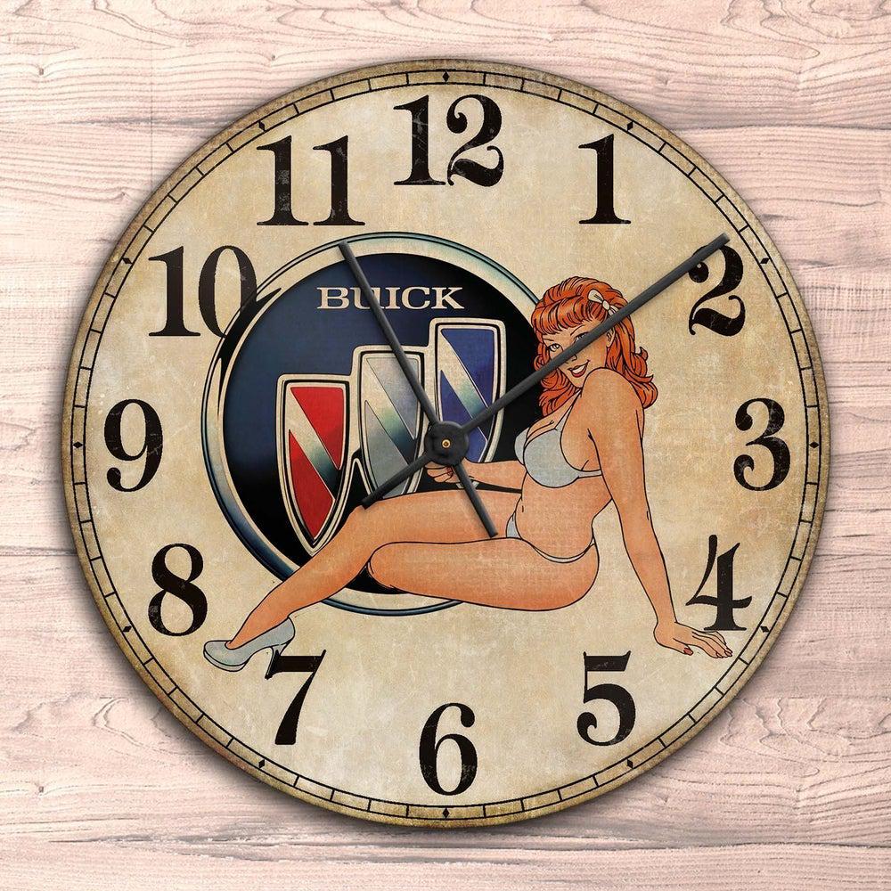 Buick Pin-Up Vintage Vægur Rundt-Clock-Buick-Garage Culture Shop- garage - man cave - merchandise