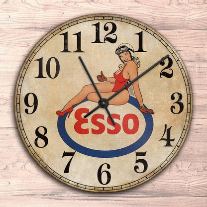 Esso Pin-Up Vintage Vægur Rundt-Clock-Motoroil-Garage Culture Shop- garage - man cave - merchandise