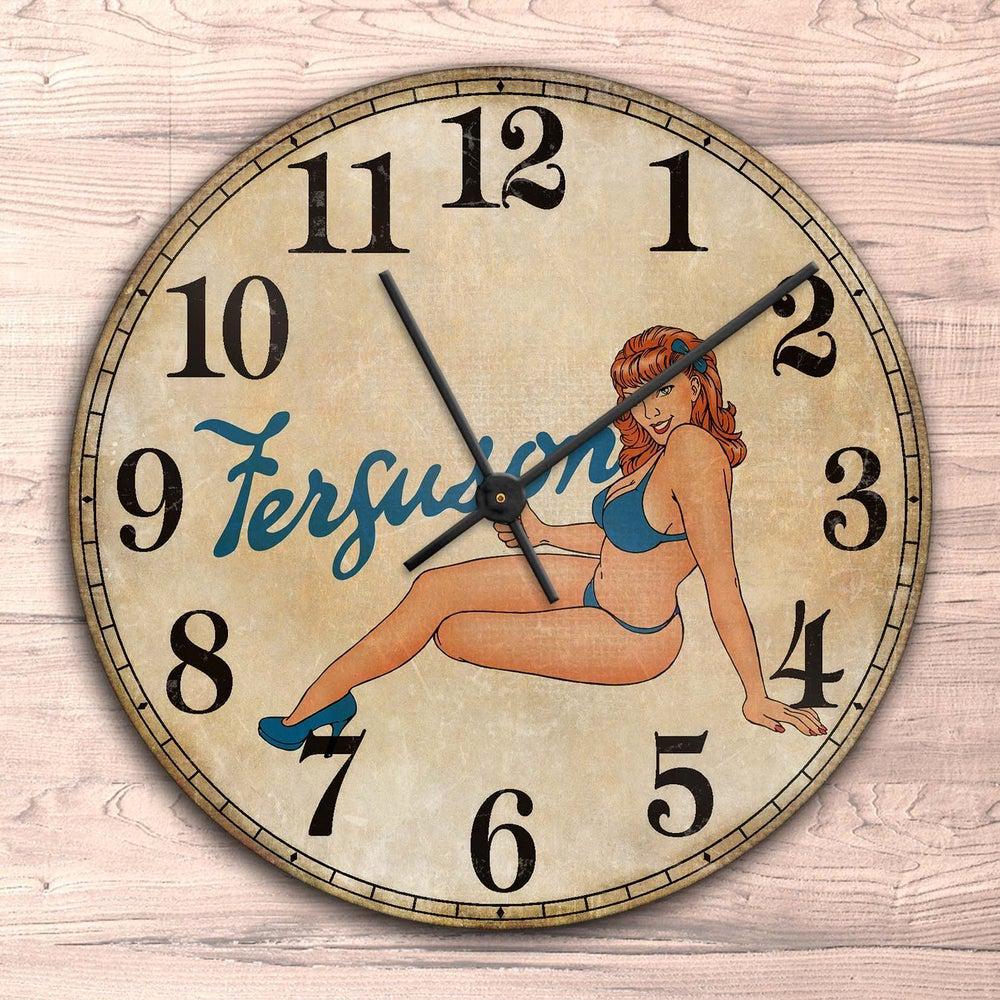 Ferguson Pin-Up Vintage Vægur Rundt-Clock-Ferguson-Garage Culture Shop- garage - man cave - merchandise