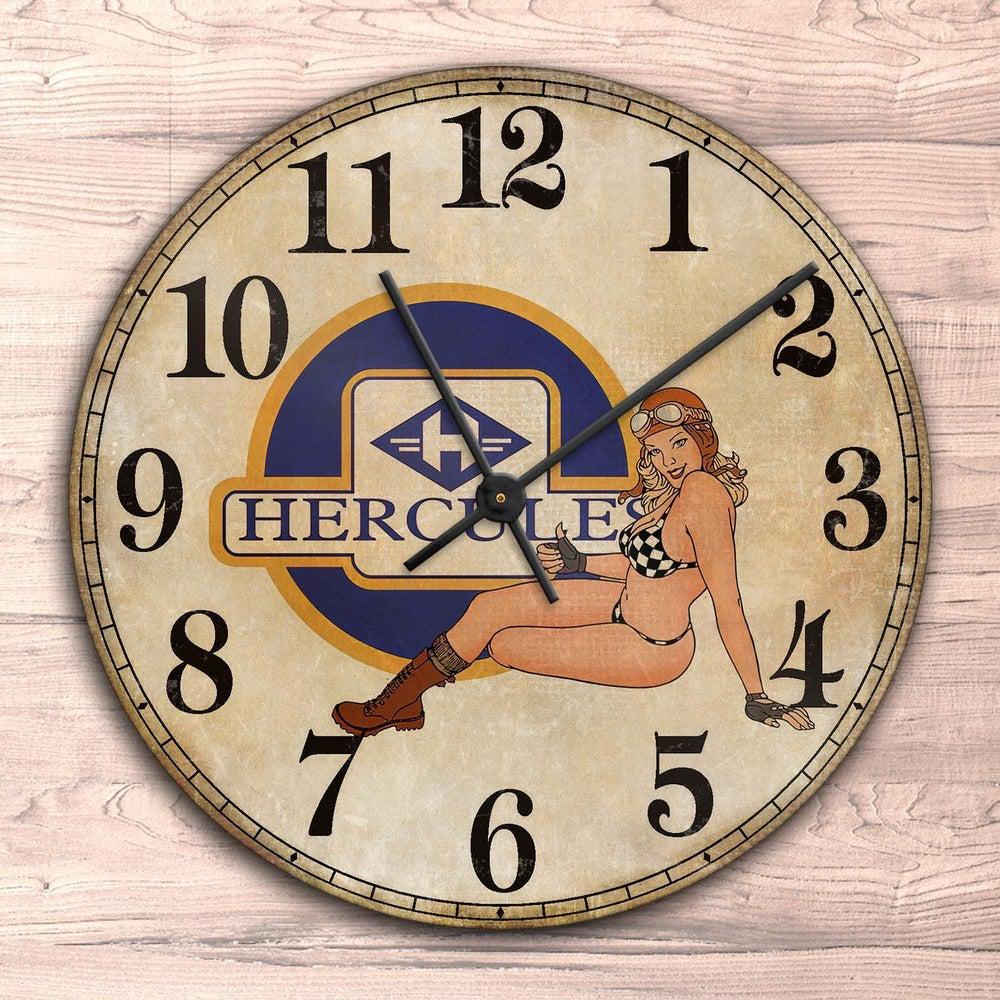 Hercules Pin-Up Vintage Vægur Rundt-Clock-Hercules-Garage Culture Shop- garage - man cave - merchandise