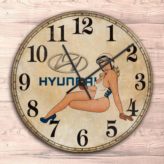 Hyundai Pin-Up Vintage Vægur Rundt-Clock-Hyundai-Garage Culture Shop- garage - man cave - merchandise