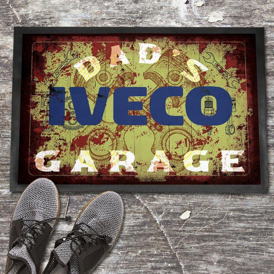 Iveco Dads Garage Vintage Dørmåtte-Dørmåtte-Iveco-Garage Culture Shop- garage - man cave - merchandise