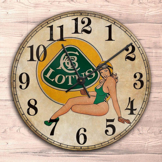 Lotus Pin-Up Vintage Vægur Rundt-Clock-Lotus-Garage Culture Shop- garage - man cave - merchandise