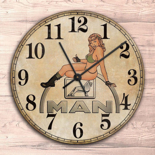 Man Pin-Up Vintage Vægur Rundt-Clock-Man-Garage Culture Shop- garage - man cave - merchandise