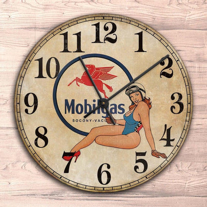 Mobilgas Pin-Up Vintage Vægur Rundt-Clock-Motoroil-Garage Culture Shop- garage - man cave - merchandise
