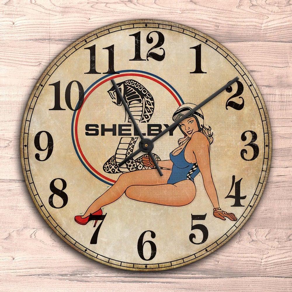 Shelby Pin-Up Vintage Vægur Rundt-Clock-Shelby-Garage Culture Shop- garage - man cave - merchandise