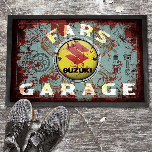 Suzuki Fars Garage Vintage Dørmåtte-Dørmåtte-Suzuki-Garage Culture Shop- garage - man cave - merchandise