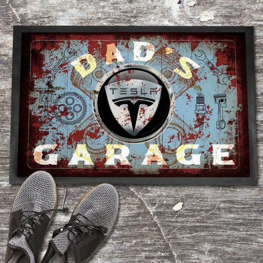 Tesla Dads Garage Vintage Dørmåtte-Dørmåtte-Tesla-Garage Culture Shop- garage - man cave - merchandise