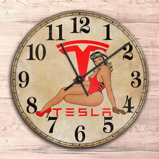 Tesla Pin-Up Vintage Vægur Rundt-Clock-Tesla-Garage Culture Shop- garage - man cave - merchandise