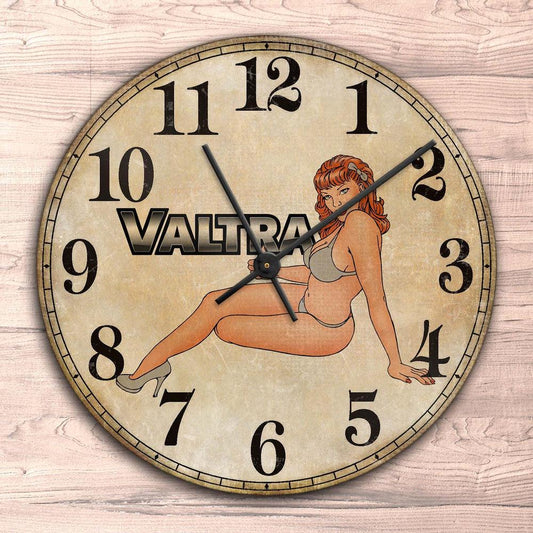 Valtra Pin-Up Vintage Vægur Rundt-Clock-Valtra-Garage Culture Shop- garage - man cave - merchandise