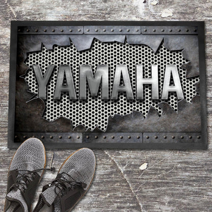 Yamaha Metal Ripped Dørmåtte-Dørmåtte-Yamaha-Garage Culture Shop- garage - man cave - merchandise
