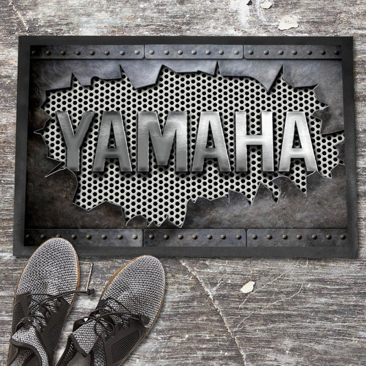 Yamaha Metal Ripped Dørmåtte-Dørmåtte-Yamaha-Garage Culture Shop- garage - man cave - merchandise