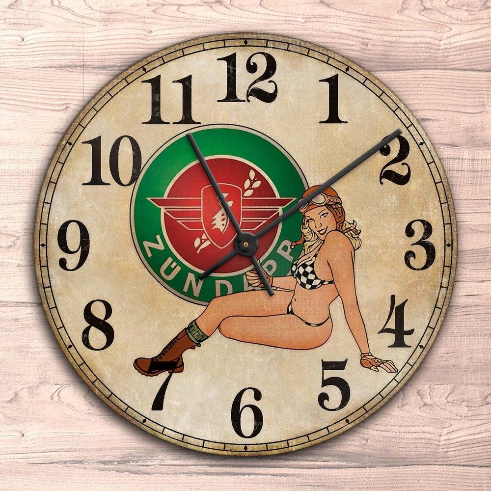Zundapp Pin-Up Vintage Vægur Rundt-Clock-Zündapp-Garage Culture Shop- garage - man cave - merchandise